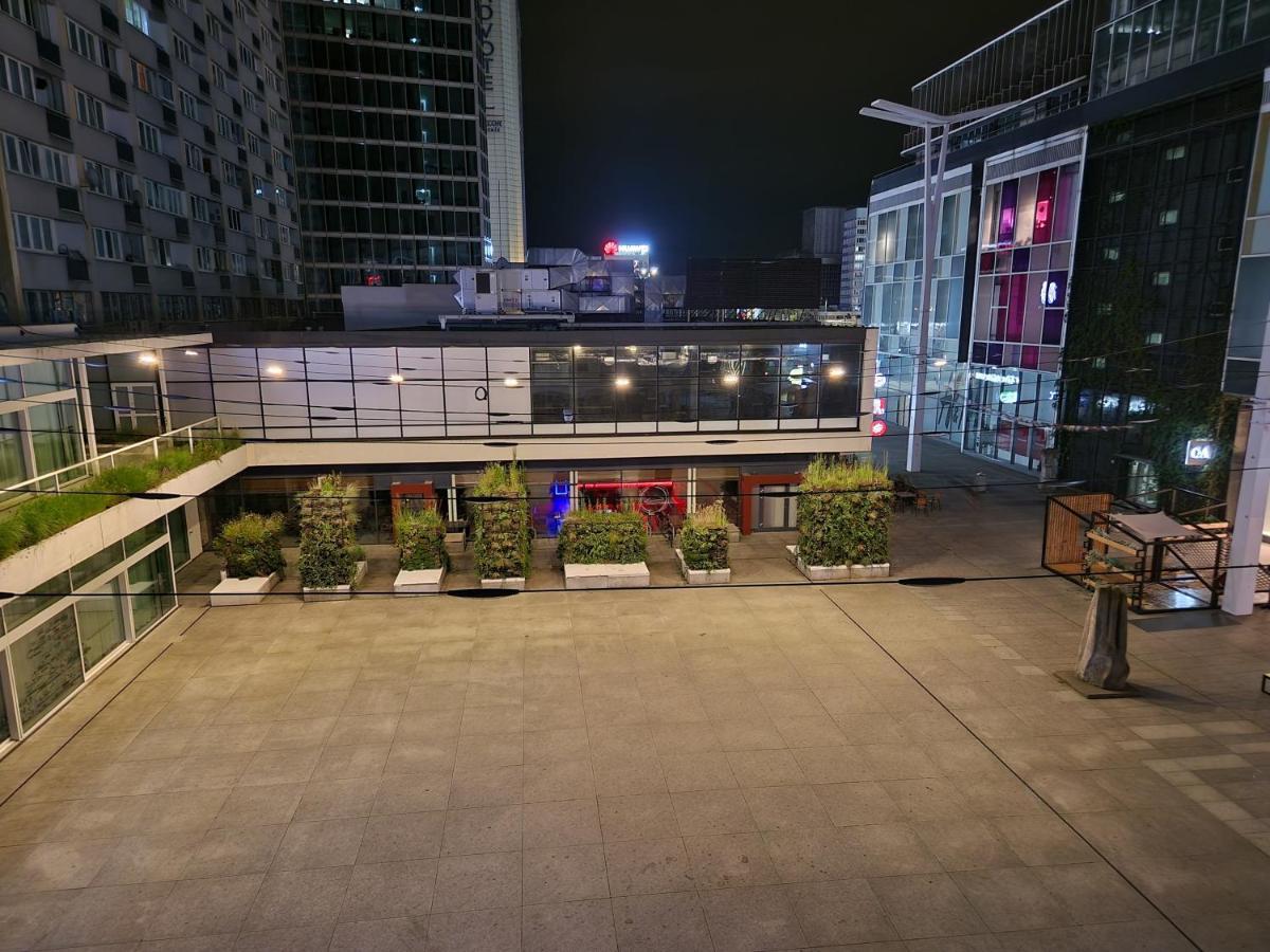 View Apartments And Rooms Appartement Warschau