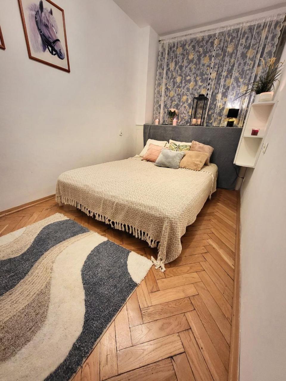View Apartments And Rooms * Warschau
